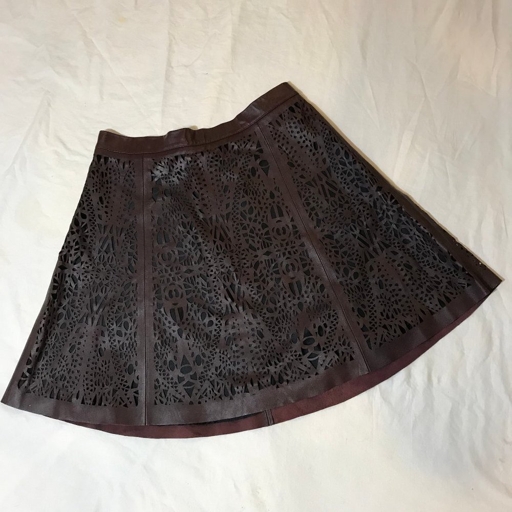NEW PARKER Owned by Khloe Kardashian Size 4 Laser Cut Fun 100% Leather Skirt NWT